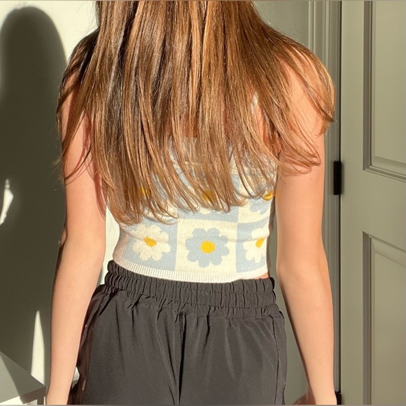 Flower Tank - Picture 2 of 4